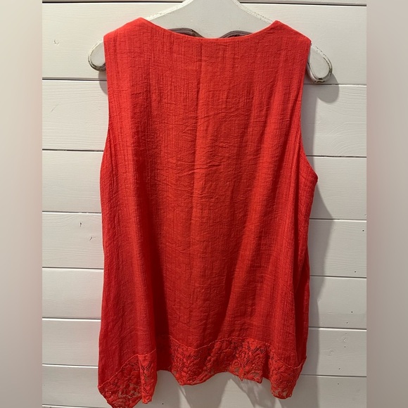 CLAIRE FRANCE – Sleeveless Coral Tunic Top with Lace Trim (Size 2X) - Picture 8 of 9